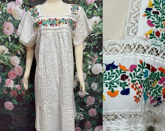 70s Mexican White Lace Dress Embroidered Flowers