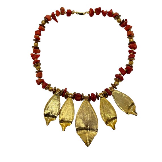 70s Dauplaise Gold Leaf Dangle Necklace Coral Chi… - image 5