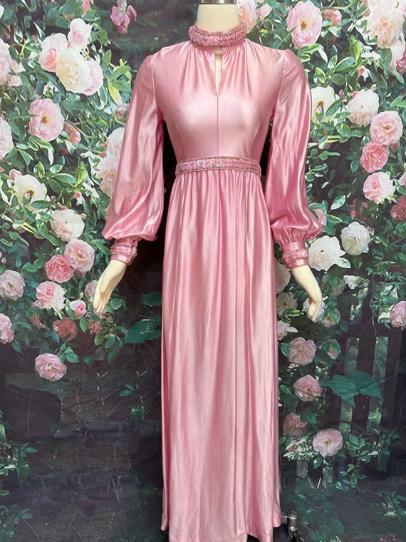 black and white maxi dresses Adoeren Women Elegant Colorblock Dress Patchwork Long Dress Spaghetti Strap Backless Evening Party Gown (Black, M) : Clothing, Shoes & Jewelry Color:Ivory/Mauve/Nude Long Sleeve Long Dresses court Lace up back