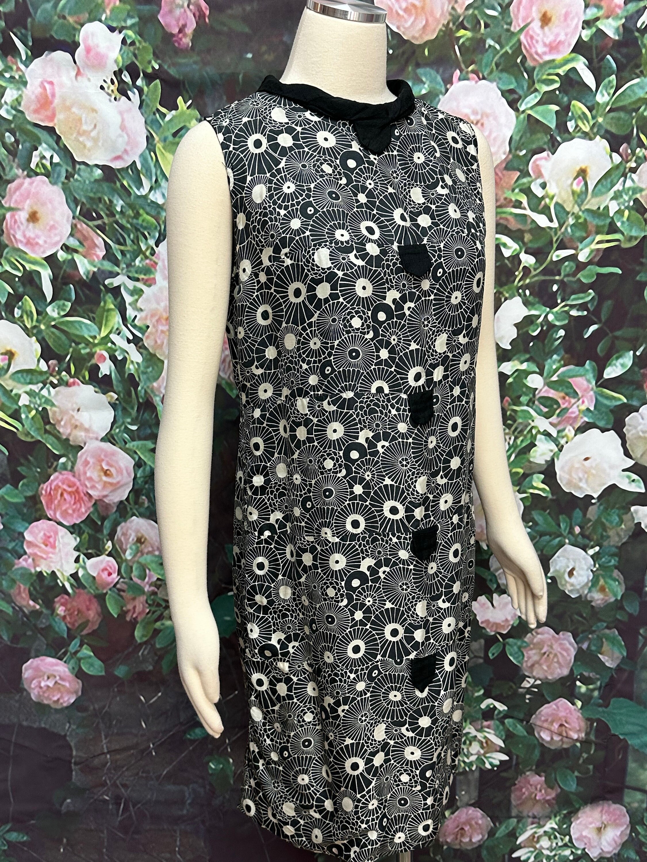 60s Black Floral Silk Dress White Flowers Mod Dress 60s Black Floral Silk Dress White Flowers Mod Dress