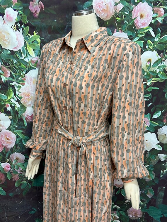 80s Brownstone Woman Peach Dot Shift Dress Plus S… - image 4