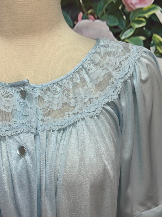 70s Gilead Baby Blue Nylon Bed Jacket Lace Short … - image 3