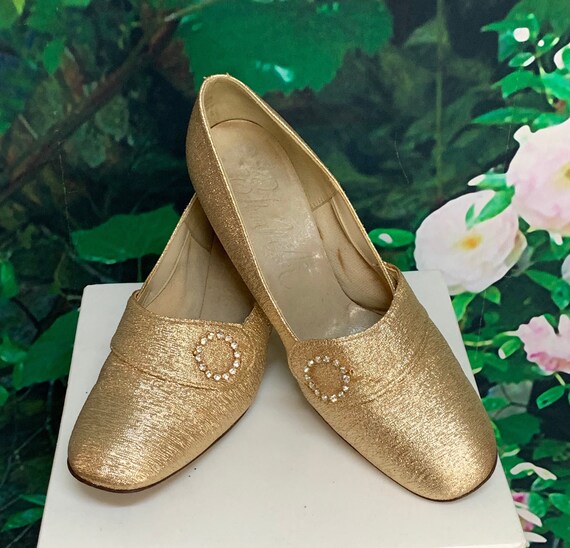 60s Thom McAn Gold Lame Pumps Rhinestone Buckle Sh