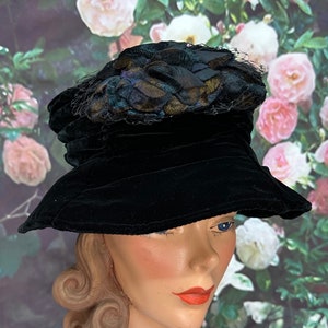 90s Boho Black Velvet Bucket Hat Silk Flower - Etsy display picture 1