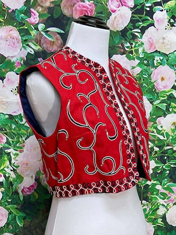 60s Elizabeth Arden New York Red Embroidered Rhin… - image 2