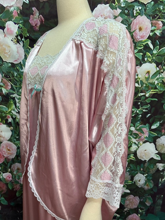 80s Vandemere Pink Satin Nightgown Robe - image 4