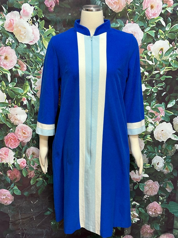 70s Vanity Fair Blue Stripe Robe Zip Up - image 2