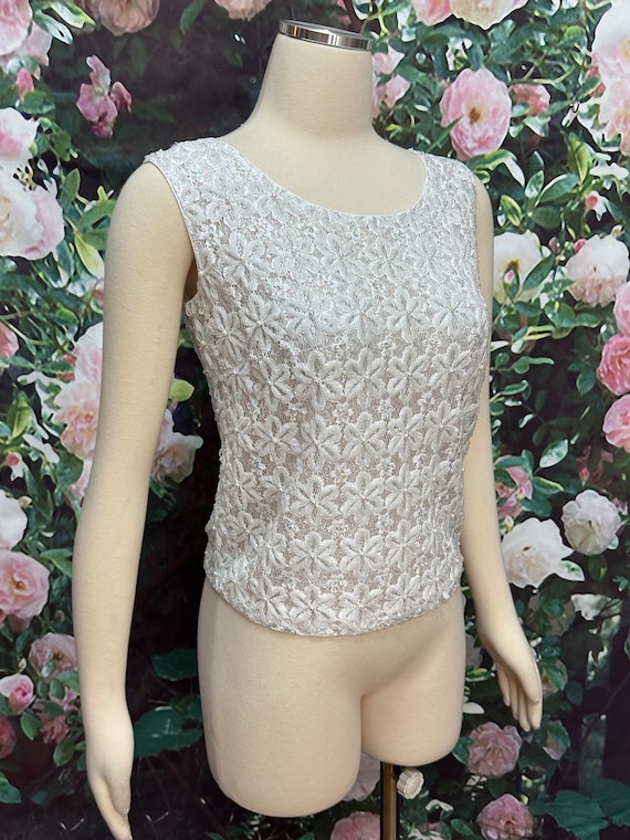 60s White Lace Sequin Pearl Shell Top - image 2