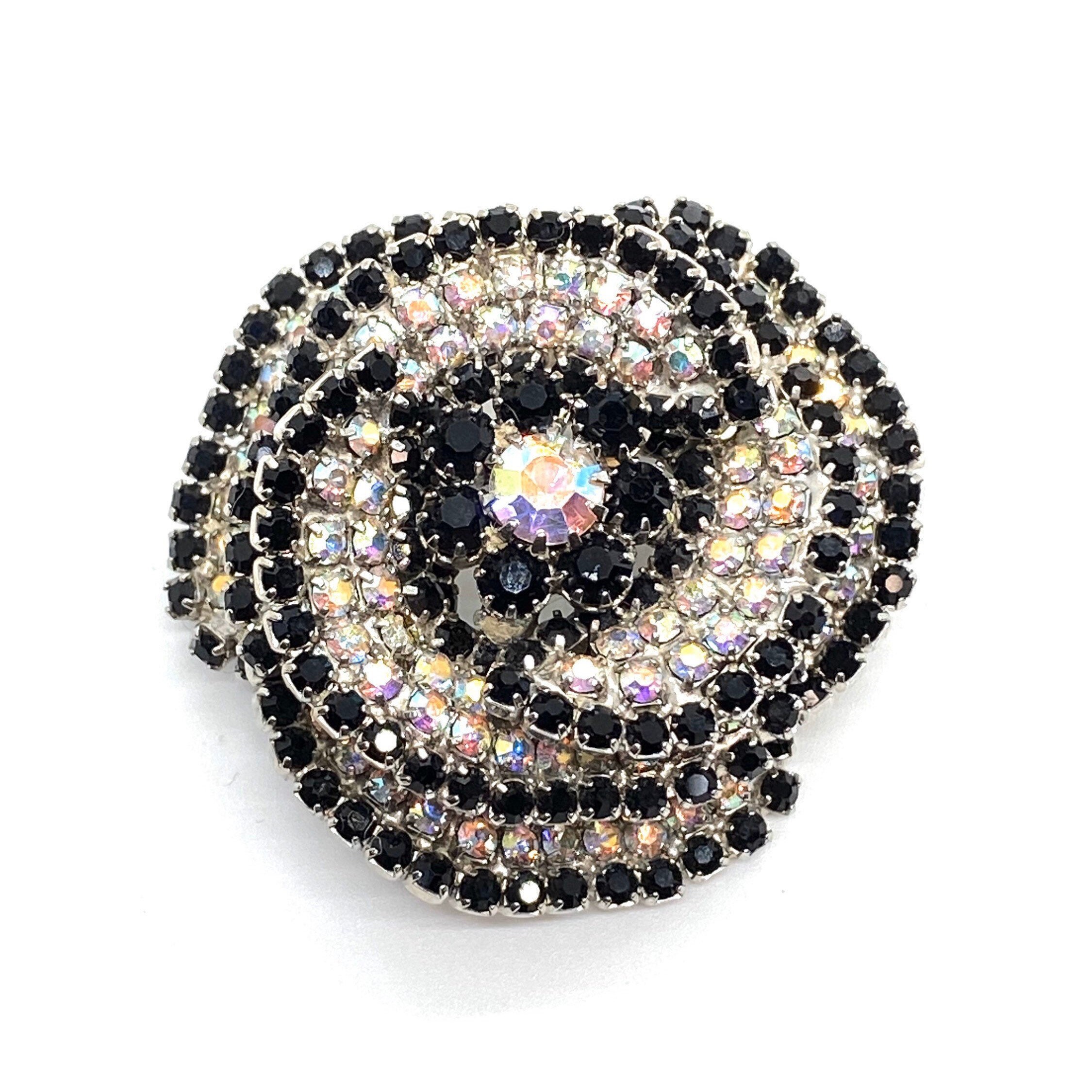 Ciner ブローチ ラインストーンデザイン　ブラック 50年代ABラインストーンブラックローズブローチ3D - Etsy 日本