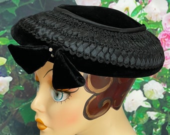 50s Black Velvet Woven Saucer Hat L Bamberger