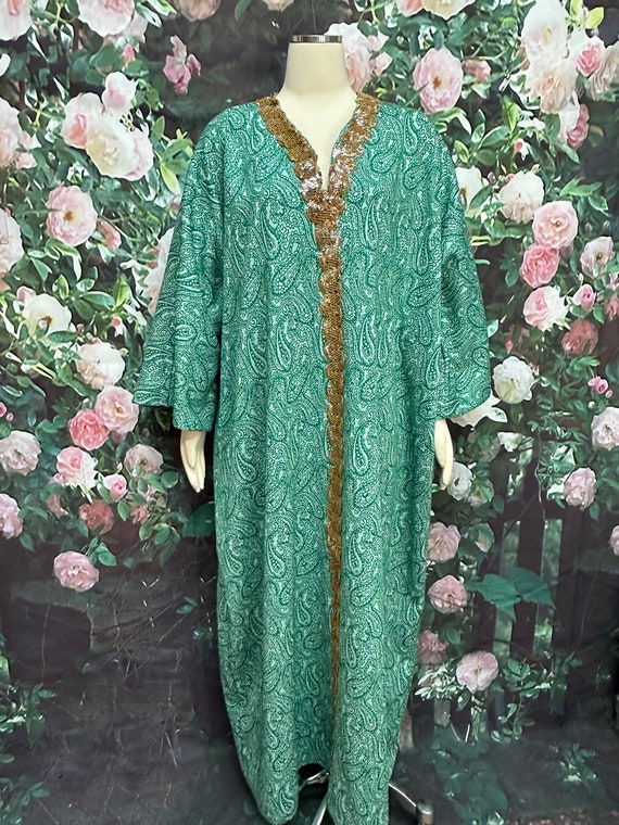 70s Plus Size Green Paisley Double Knit Caftan - image 2
