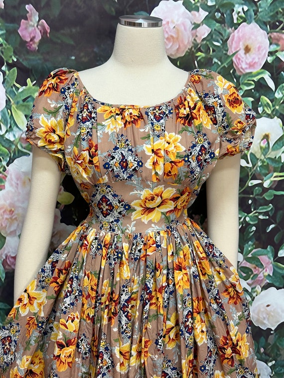 50s Gold Floral Rayon Peasant Dress XS - image 3