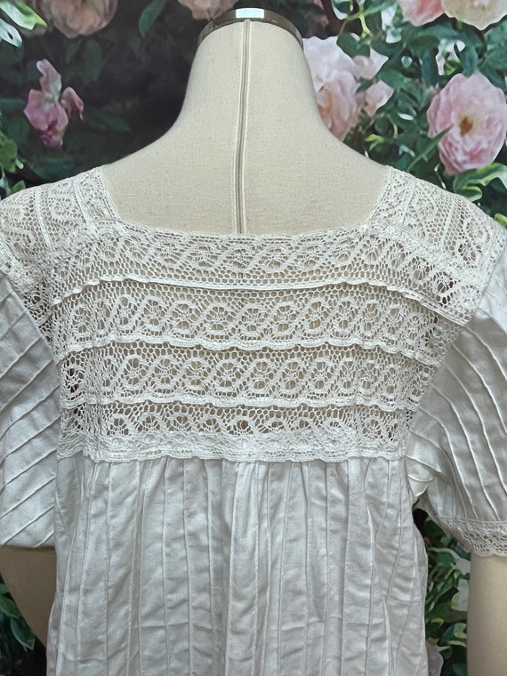 70s Mexican White Lace Dress Embroidered Flowers - image 8