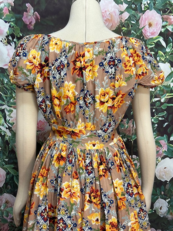 50s Gold Floral Rayon Peasant Dress XS - image 6