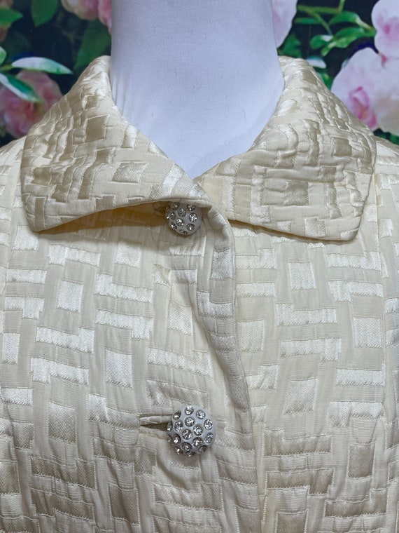 60s I Magnin Ivory Quilted Swing Coat Rhinestone … - image 4