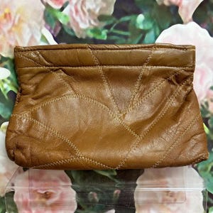 Cartera de mano de cuero con patchwork marrón de los años 70 de Hong Kong