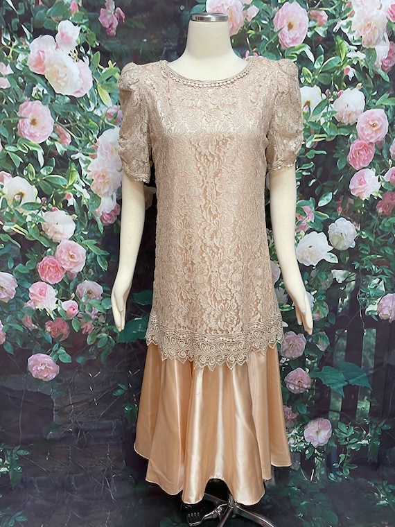 80s Pantagis Peach Lace Satin Formal Dress - image 2