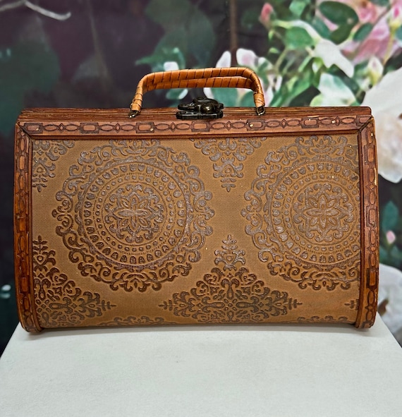 70s Bamboo Embossed Wood Box Purse Hinged