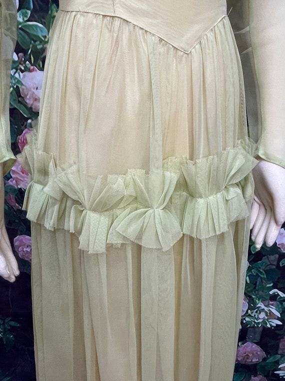 40s Celery Green Tulle Party Dress Half Gloves - image 6