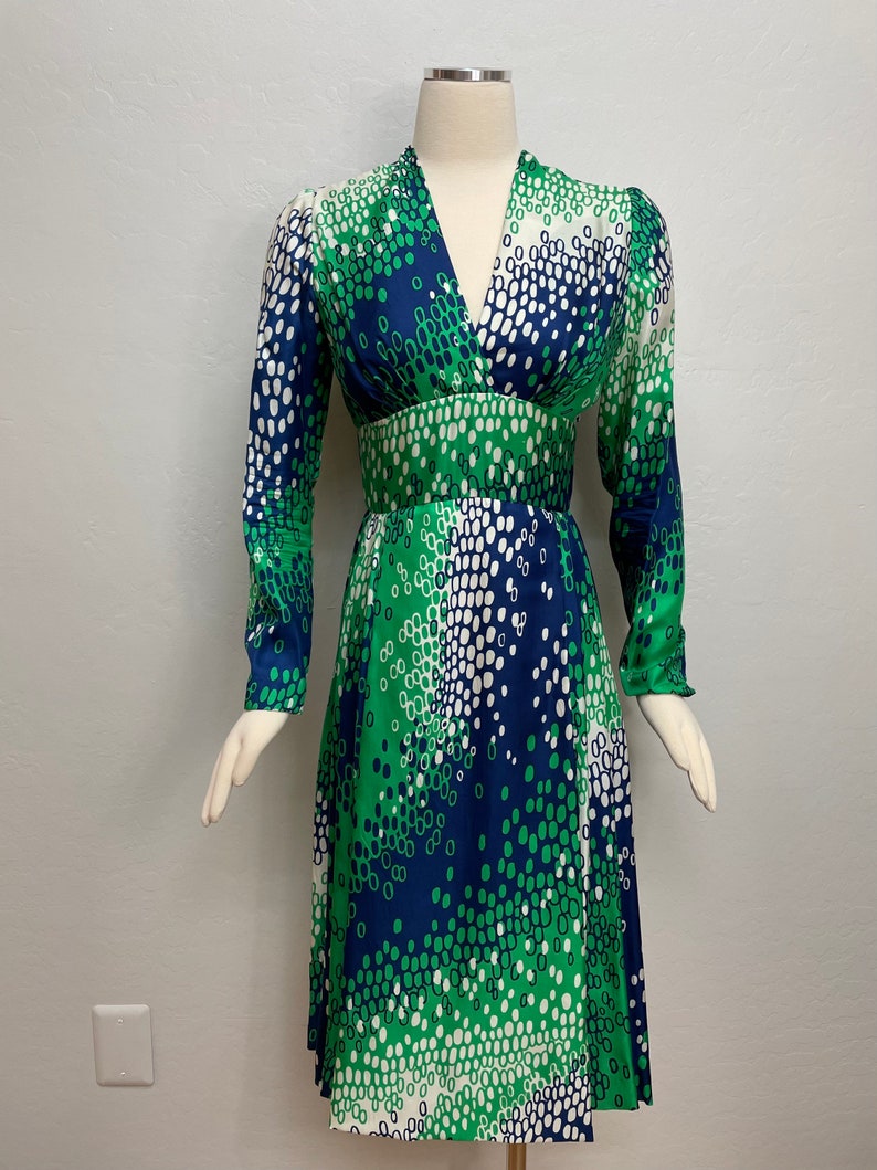 70s Elizabeth Arden Green Silk Mod Dress Small image 2