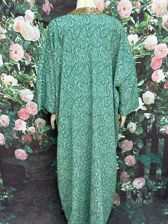 70s Plus Size Green Paisley Double Knit Caftan - image 9