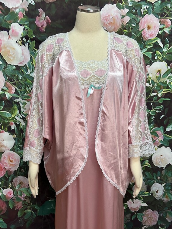 80s Vandemere Pink Satin Nightgown Robe - image 3