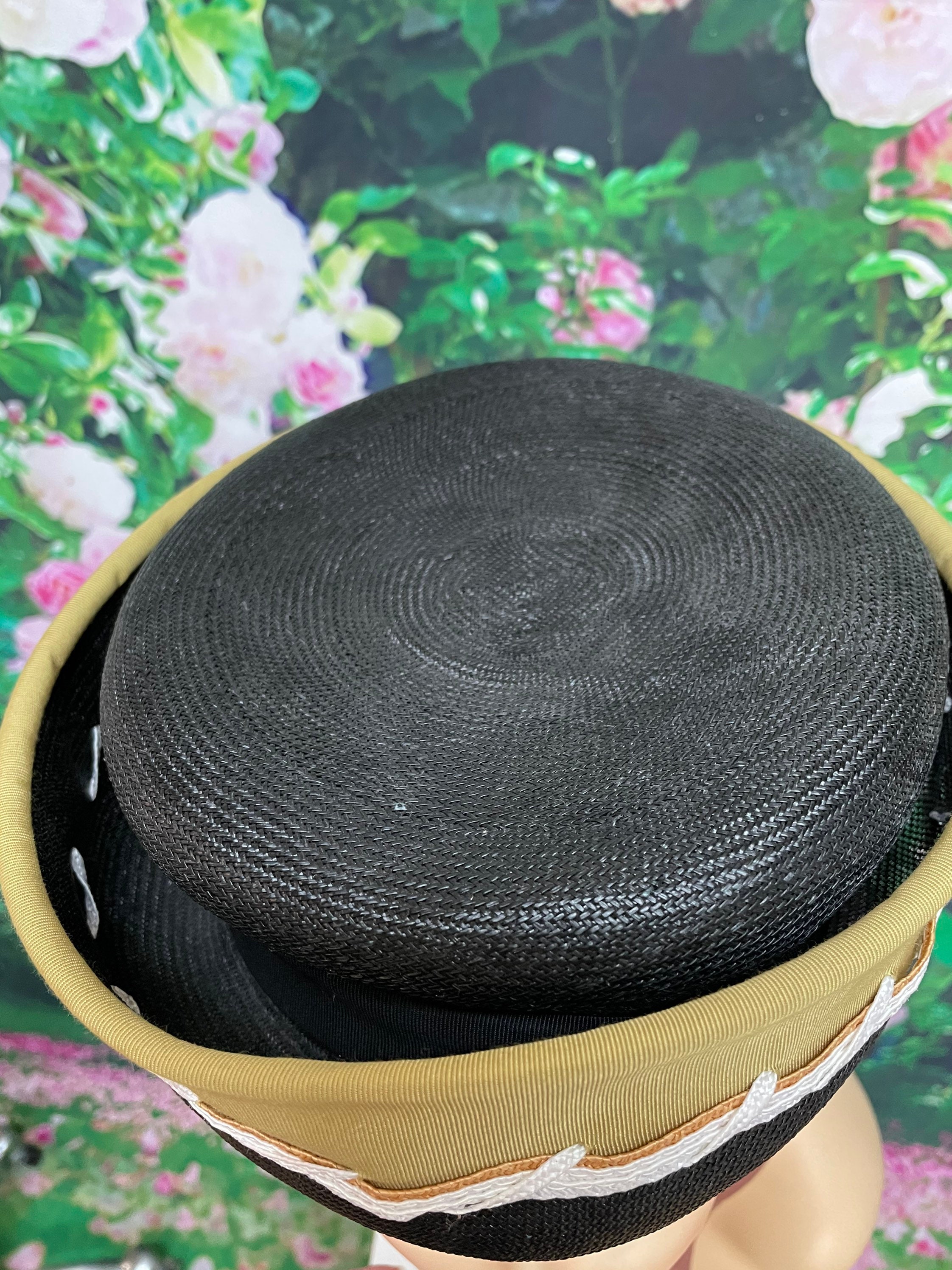 Vintage Herbert Bernard Pill Box Hat Herbert Bernard New York Womens Vtg Pillbox Hat 22 1/2 White  main image 4