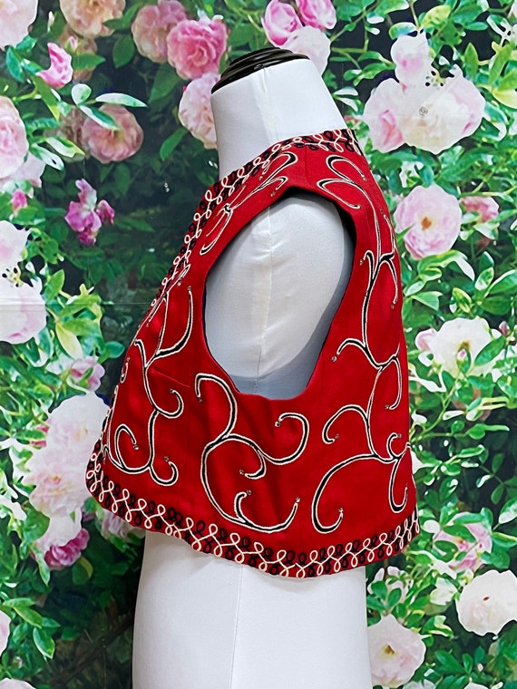 60s Elizabeth Arden New York Red Embroidered Rhin… - image 6