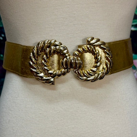 80s Metallic Gold Floral Belt Gold Rope Clasp