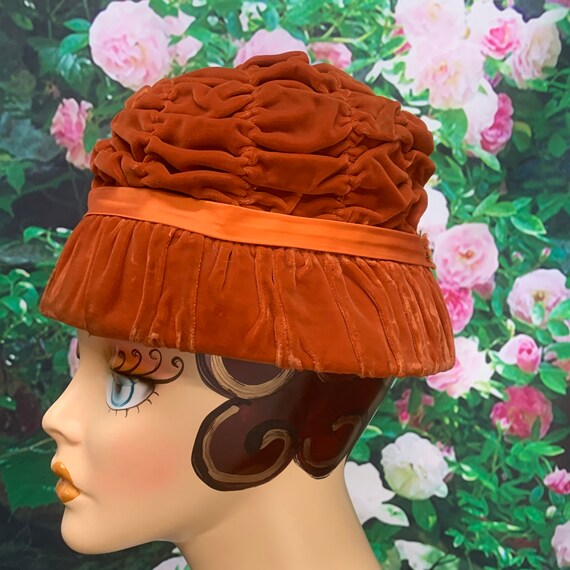 20s Orange Velvet Cloche Hat Ruched Satin Ribbon - image 1