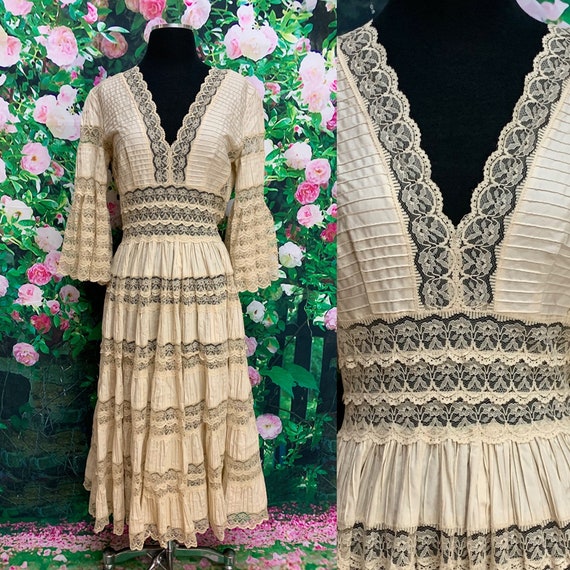 70s Mexican Lace Dress Creme Beige Pintucks Weddin