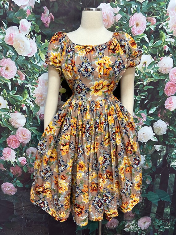 50s Gold Floral Rayon Peasant Dress XS - image 2