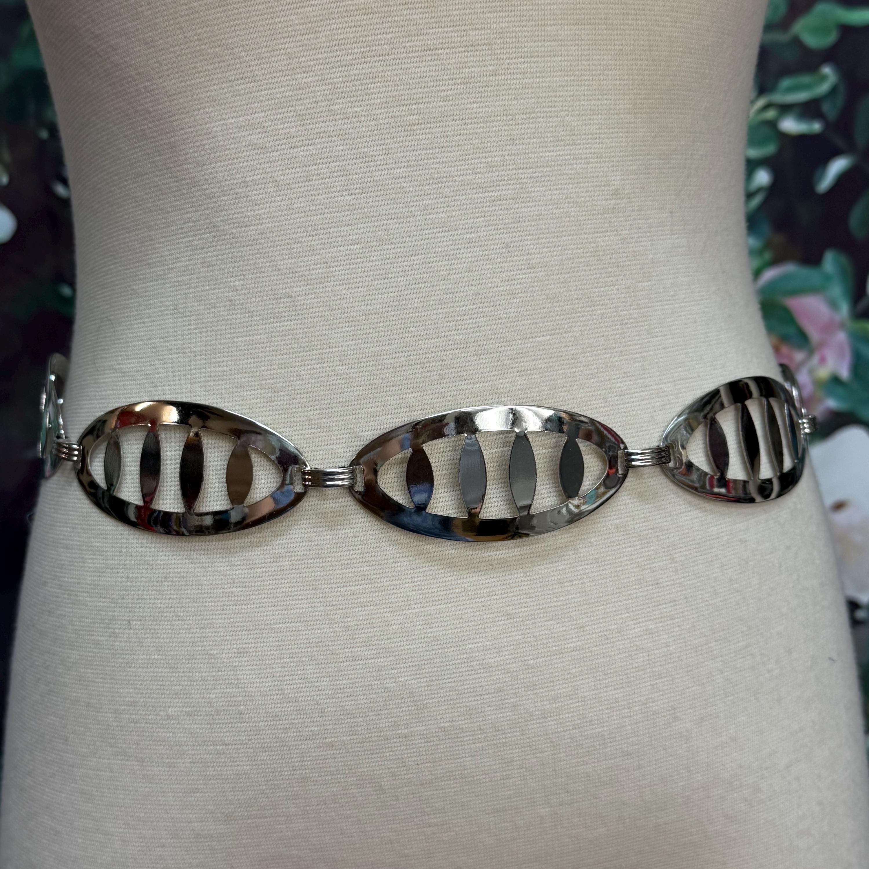 Vtg style silver-tone metal chain belt. 1970s/1980s \
