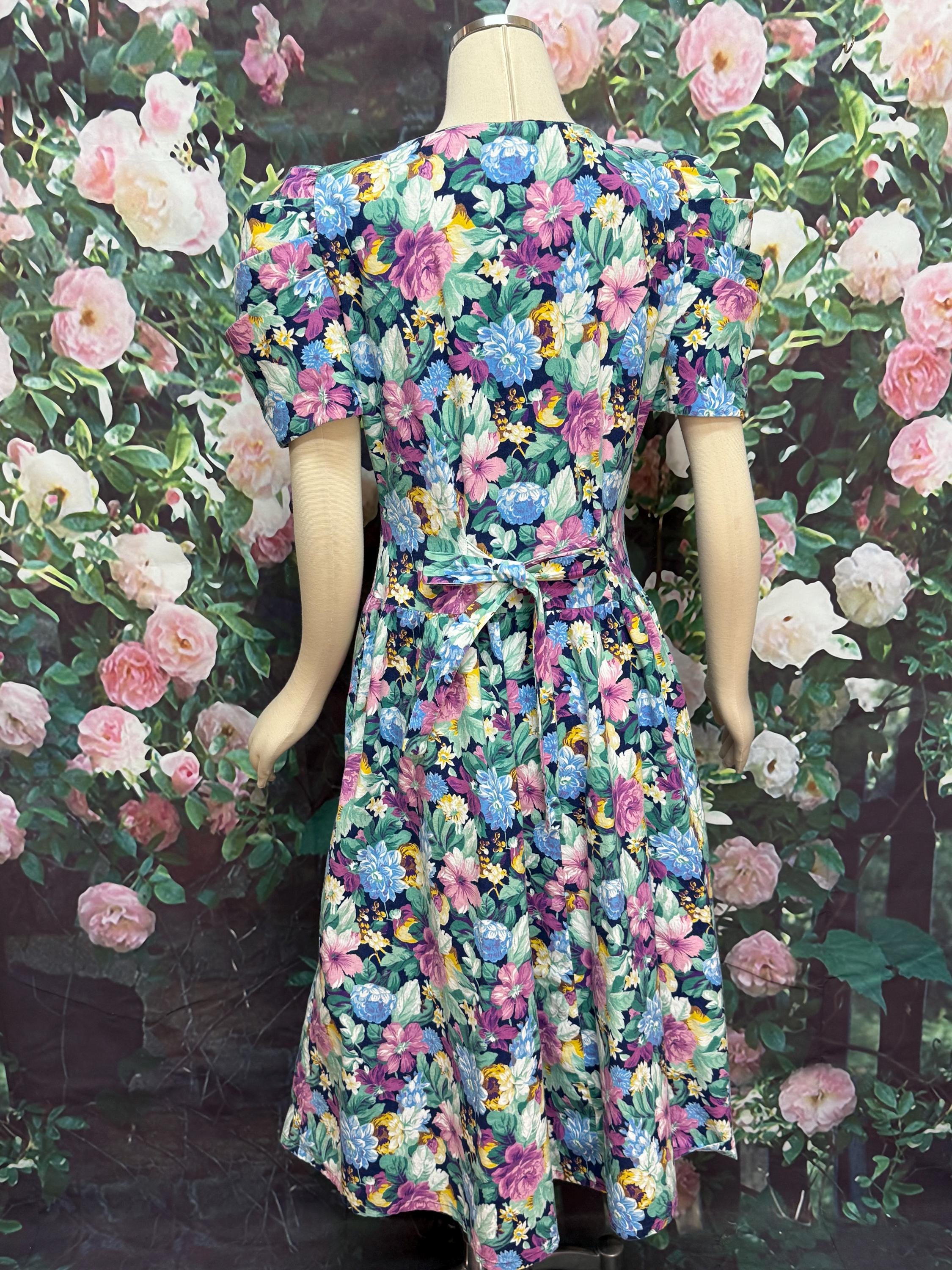 vintage print flare dress customer reviews Retrolicious Black & Dinosaur Print Cotton Flare Dress Small