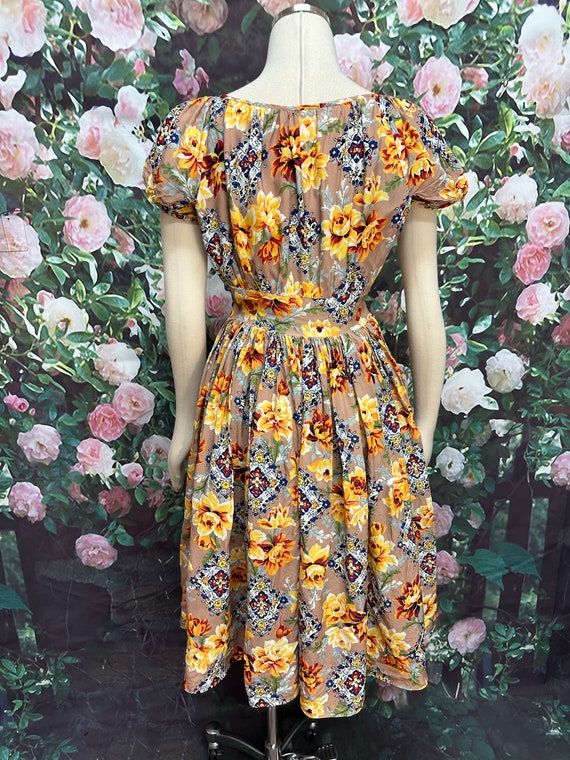 50s Gold Floral Rayon Peasant Dress XS - image 7