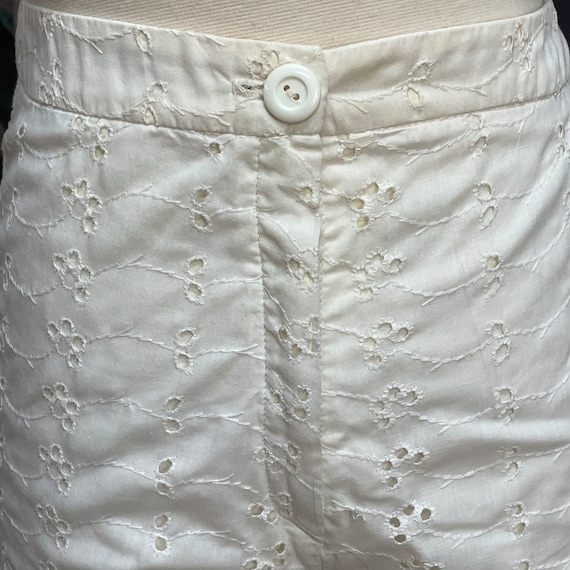 70s White Eyelet Bootie Shorts Cotton - image 2