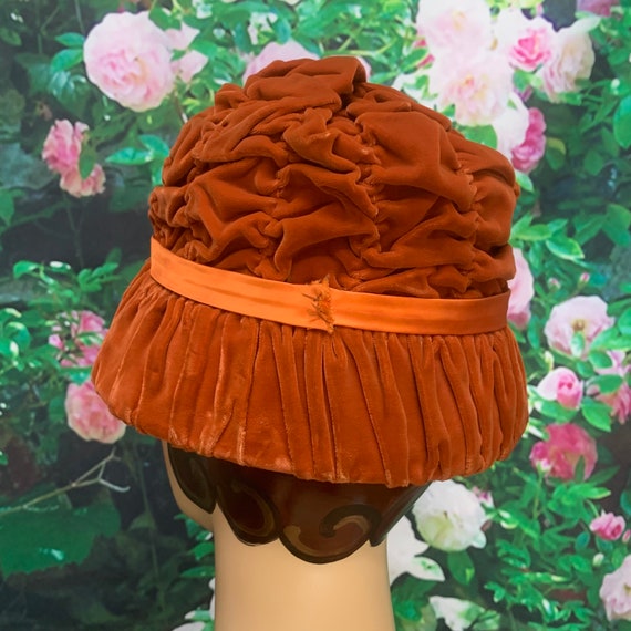 20s Orange Velvet Cloche Hat Ruched Satin Ribbon - image 6