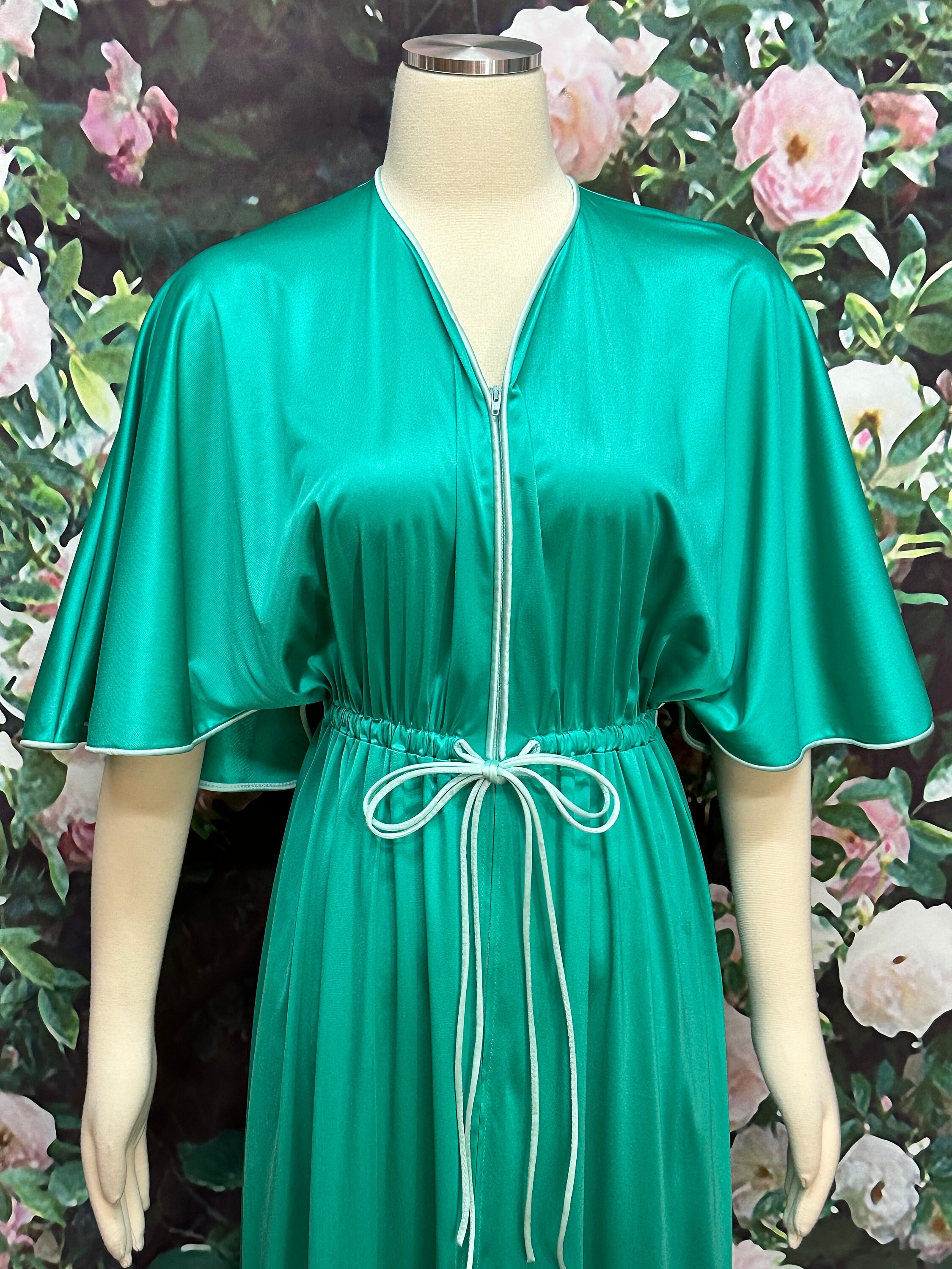 70s Vanity Fair Green Robe Zip Front Flutter Sleeves - Etsy