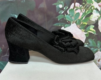 80s Realites Black Velvet Pumps Rosette Size 7N