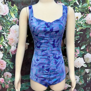 Maillot de bain une pièce violet à fleurs Maxine of Hollywood des années 90