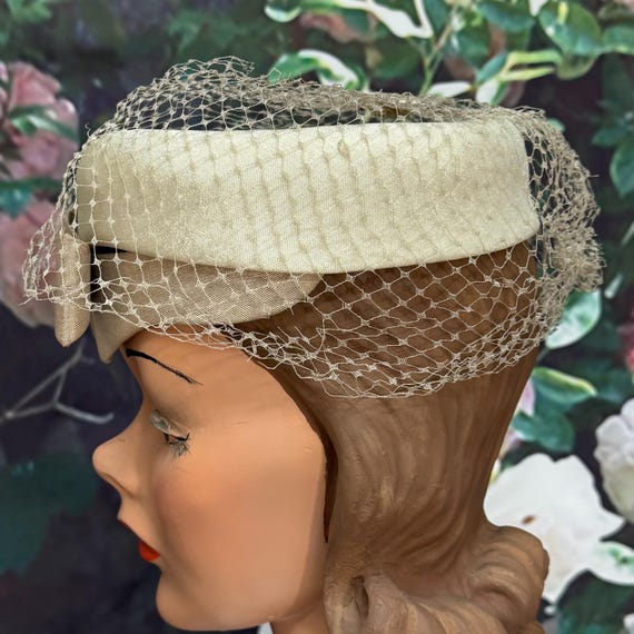 60s Beige Netted Ring Hat Front Bow Netting - image 4