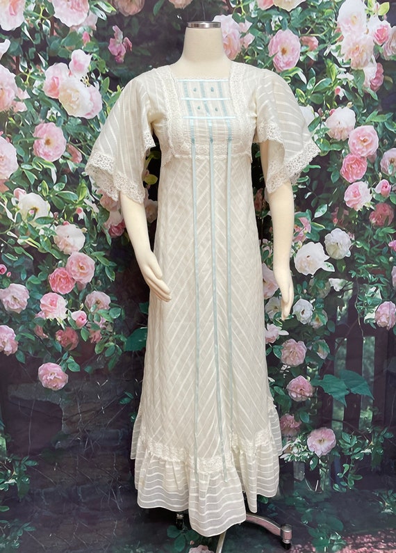 70s White Cottagecore Maxi Dress Lace Flutter Sle… - image 2