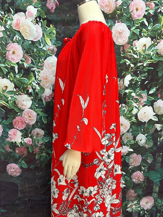 80s California Dynasty Red Pleated Floral Caftan - image 7