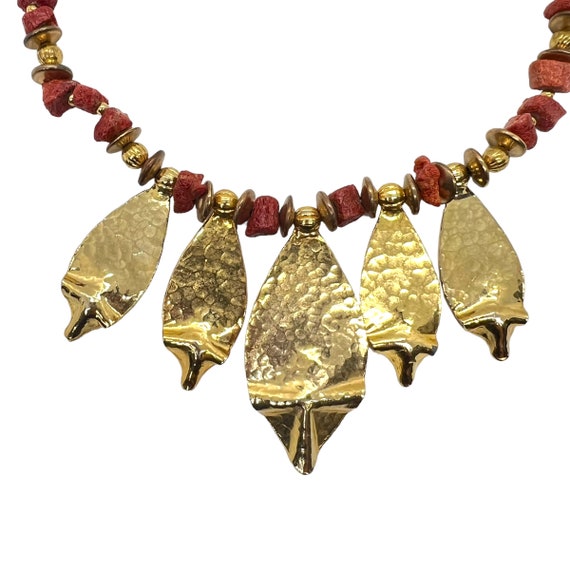 70s Dauplaise Gold Leaf Dangle Necklace Coral Chi… - image 3