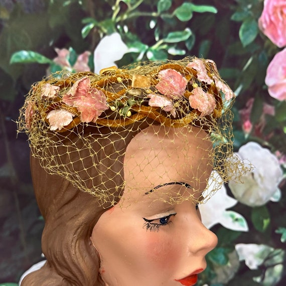 50s Gold Velvet Floral Lattice Hat Netting - Etsy display picture 1