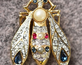 Vintage Art Deco Bee Brooch | Gold Tone Crystal Rhinestone Faux Pearl Pin