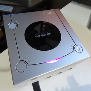 Nintendo Gamecube LED Controller Port Mod - Battery modification and LED MOD