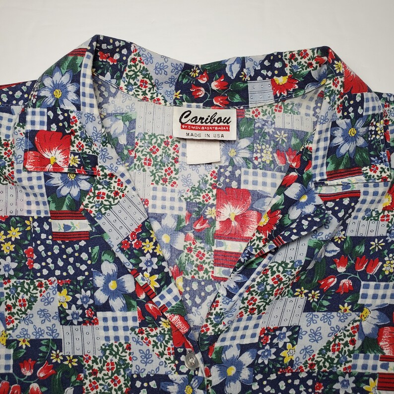 Vintage 80/'s Caribou Floral Patchwork Button Up Shirt 1990/'s Short Sleeve Spring Summer Flowers Red White Blue Gingham Stripes Women/'s L