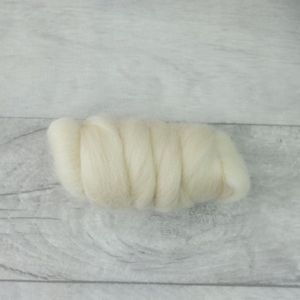 Natural Shetland wool roving - British wool tops - weaving spinning felting