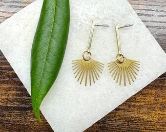 Brass sun rays earrings - minimalist jewellery - geometric shape - boho earrings - sunray jewellery - fan earrings - wedding guest